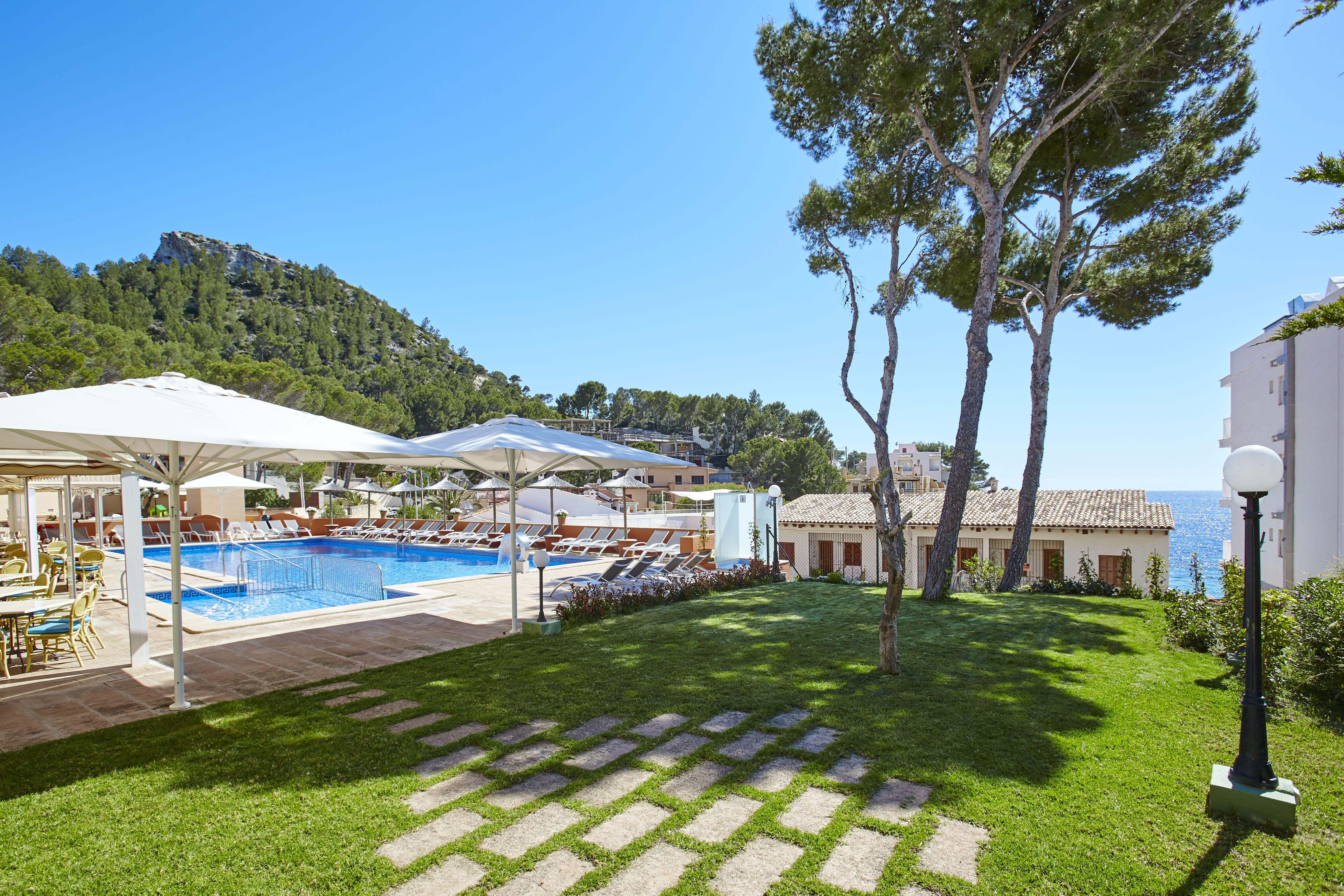 Universal Aparthotel Don Camilo Sant Elm Exterior foto